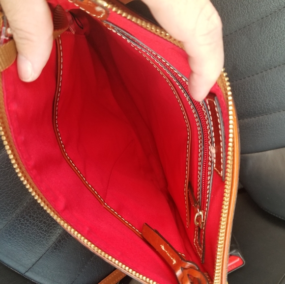 Dooney & Bourke triple zipper crossbody handbag. Yellow & Brown. - Picture 10 of 16